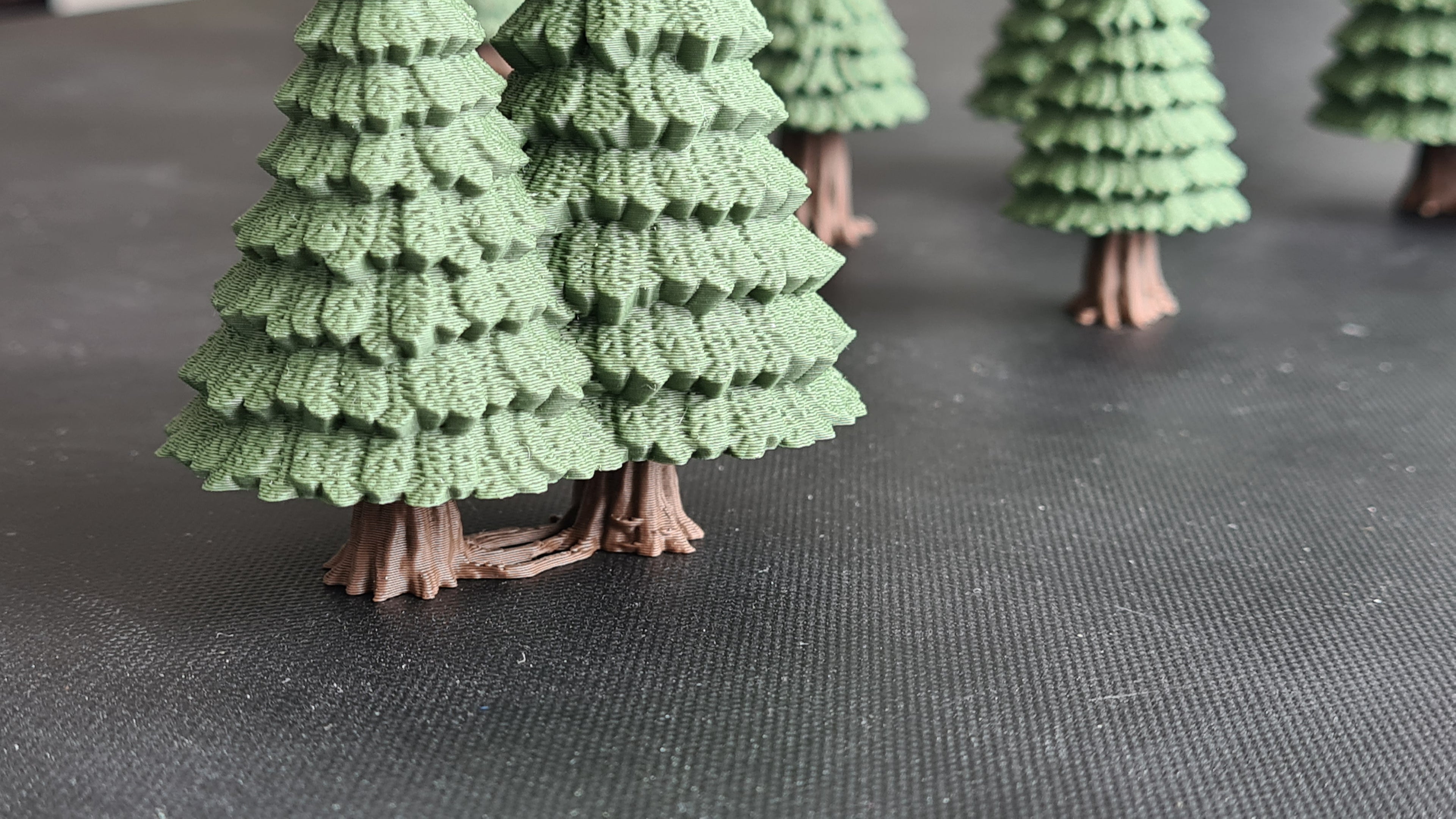 10mm Scale Plastic Pine Tree Set